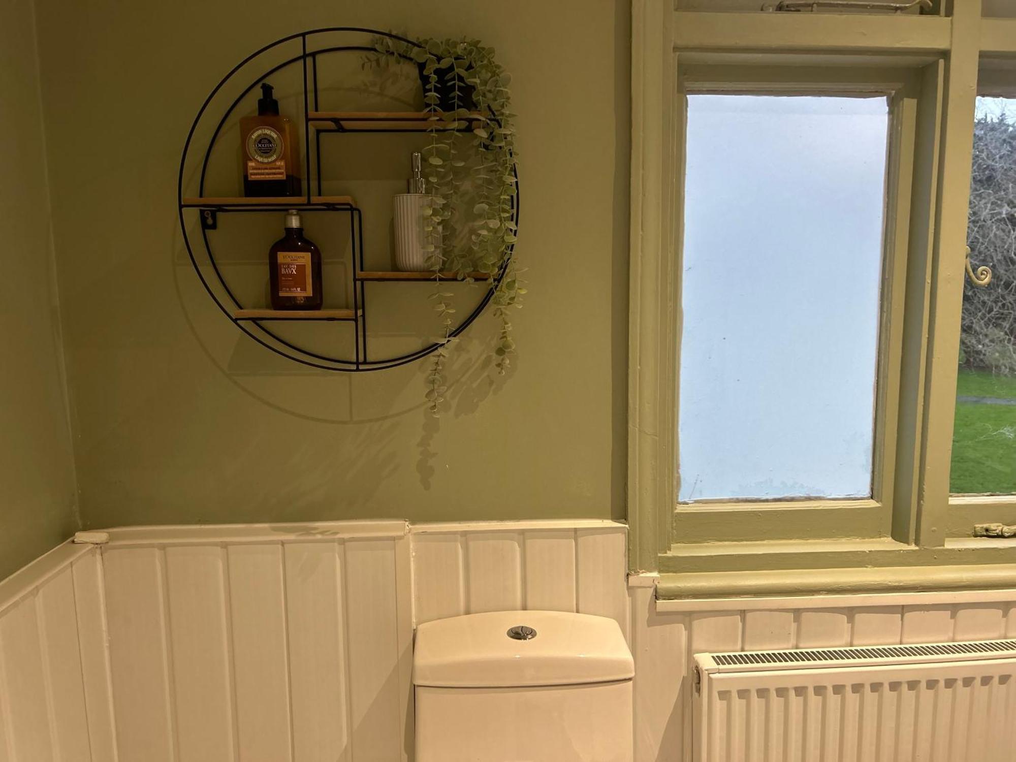 Park View Is A Beautiful Whole Entire House Close To Town Centre, Sleeps 8 In 4 Rooms, 2 Doubles And 4 Single Beds With 2 Shower Rooms, Available For Holidays, Insurance Stays, Trades People, Contractors, Pets Welcome ويزبيتش المظهر الخارجي الصورة